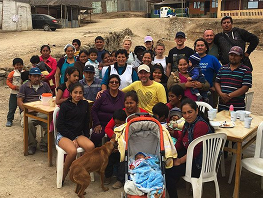Medewerkers in de Las Laderas gemeenschap